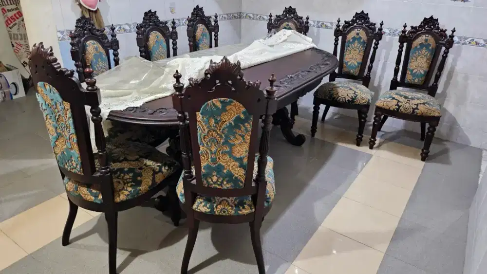 MEJA MAKAN 8 KURSI KAYU JATI SOLID