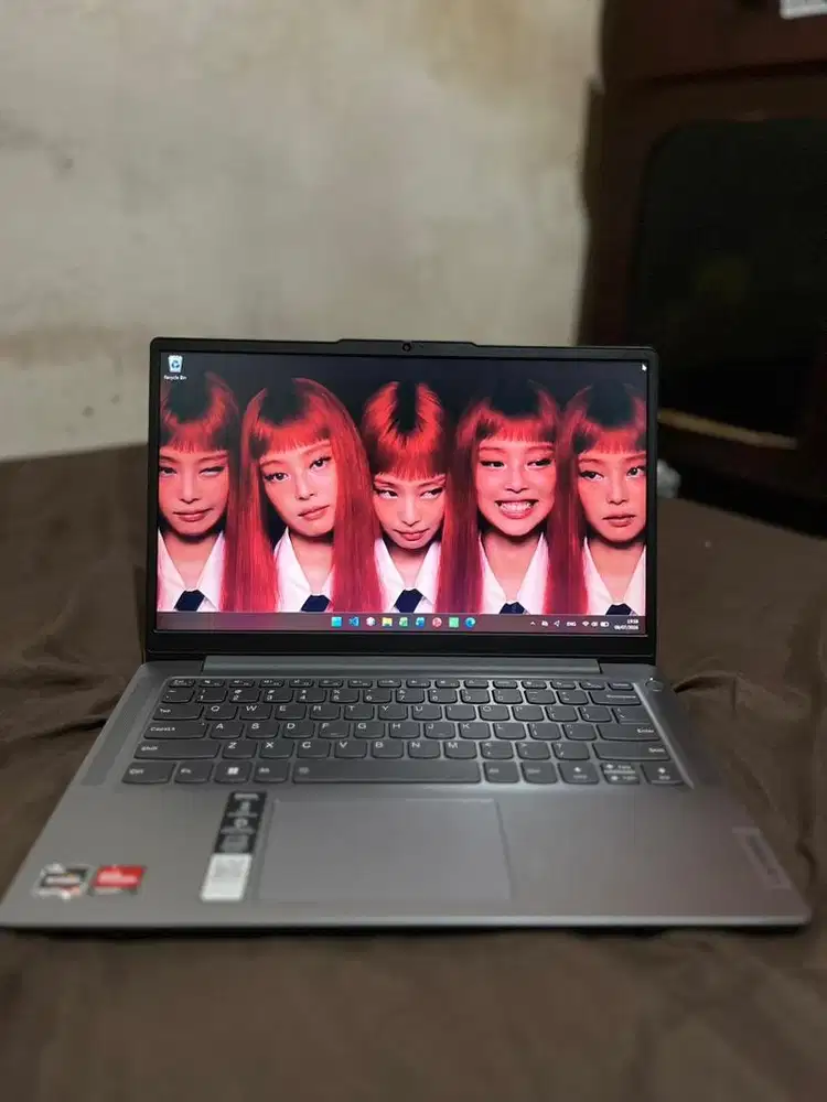 Laptop Lenovo Ideapad Slim 3 Ryzen 3 7320U RAM 8GB - Mulus Like New
