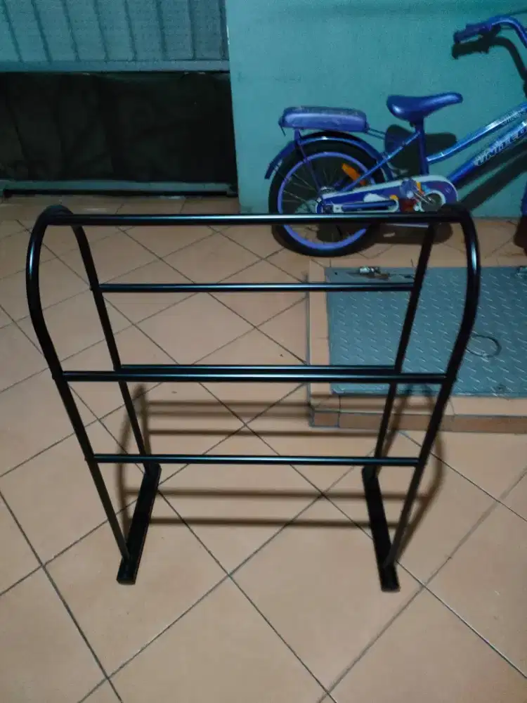 Dijual drum air,meja dan jemuran handuk