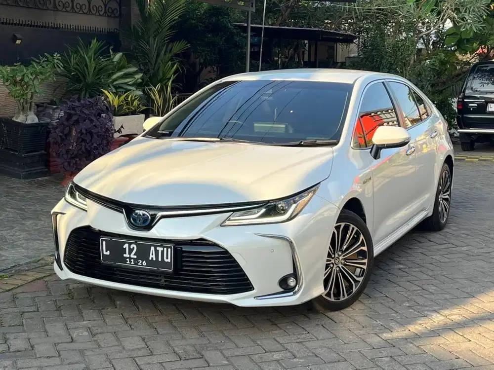 ISTIMEWAH LOW KM 49rb - COROLLA ALTIS 1.8 HYBRID TSS 2021 MATIC READY