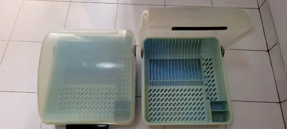 Rak Piring Plastik ada tatakan air dibawah