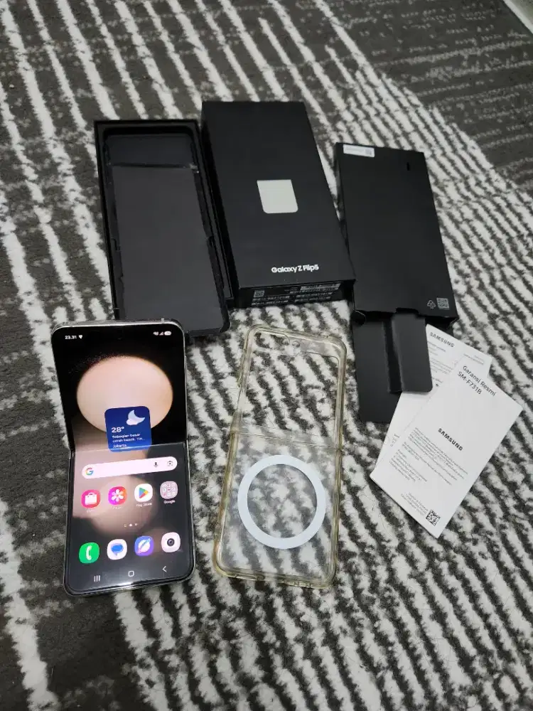 Samsung Galaxy Z Flip 5 5G 256gb Fullset Original Sein Resmi Indonesia