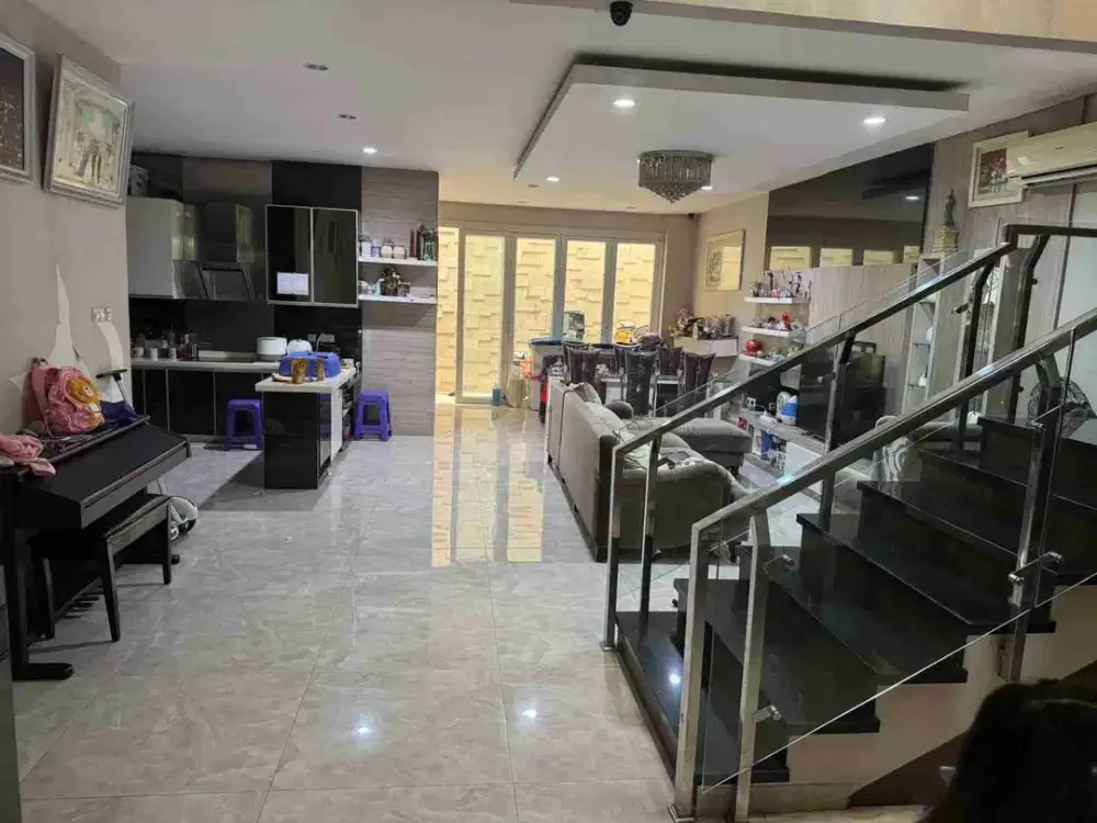 Dijual cepat Rumah 2 1/4 lantai di cluster Camar elok, PIK, Jakarta Utara.