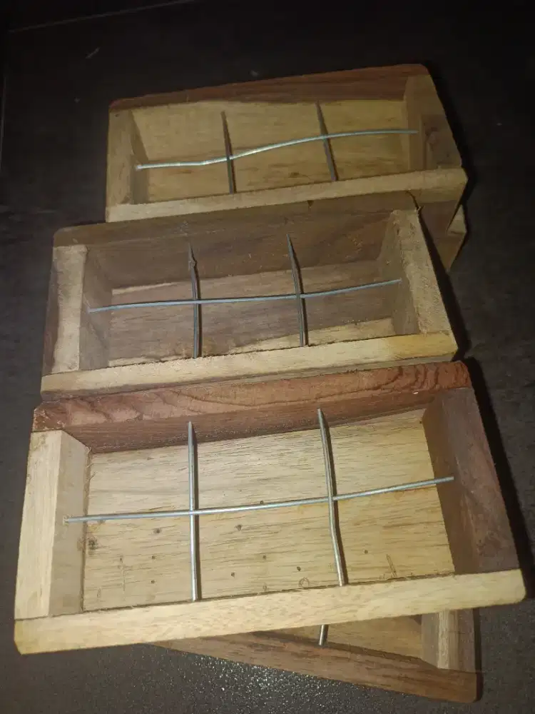 tempat pakan burug