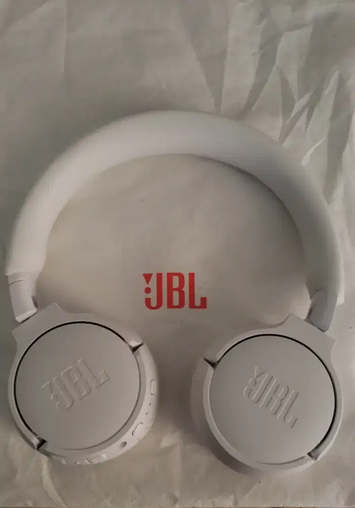 Headset JBL Tune 670 NC