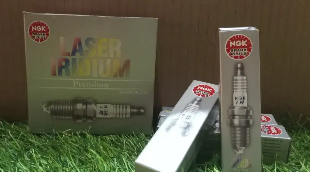Busi set  NGK Laser lridium RE7CL 6700 mazda  RX 8