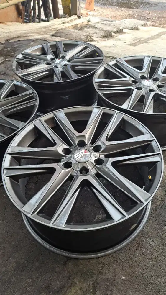 Velg r22 for land cruiser pajero fortuner hilux triton strada prado