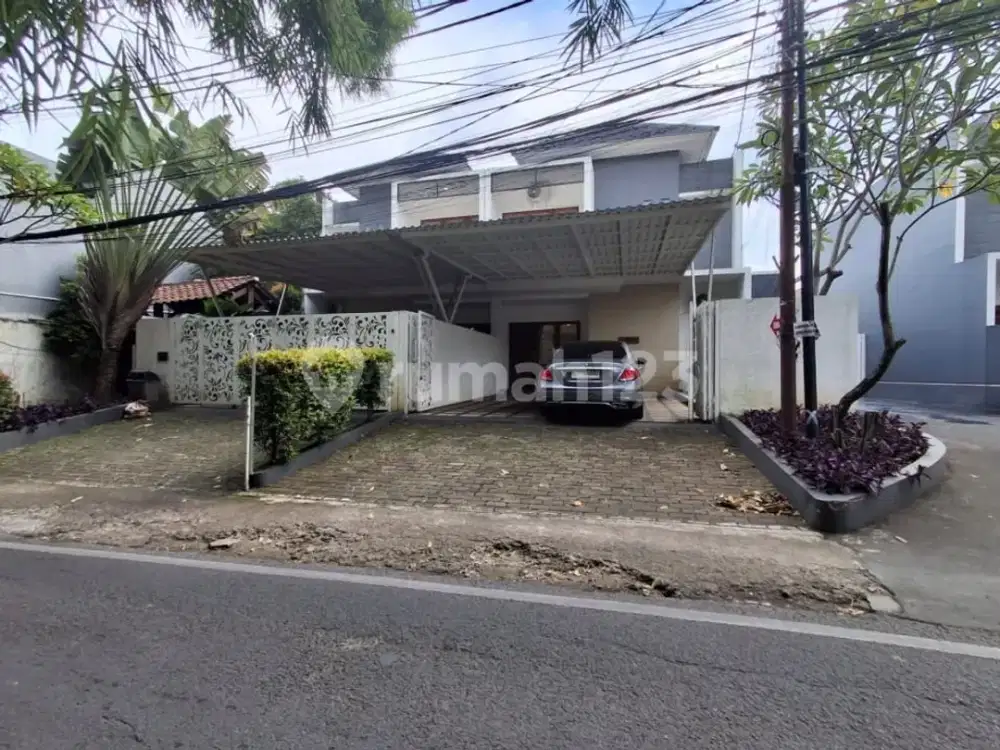 Rumah Cluster 2 Lantai Full Furnish Lokasi Strategis di Ciganjur Jakarta Selatan