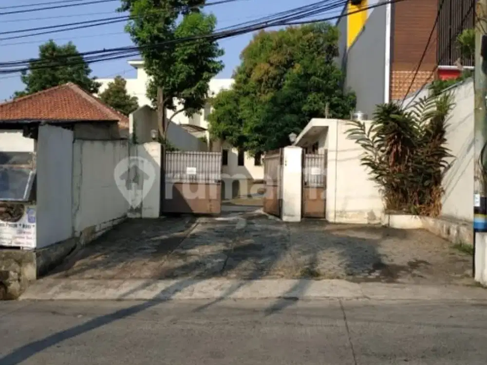 Rumah Siap Huni Cocok untuk Kantor.& Kos2an Harga Dibawah NJOP Lokasi Strategis di Ragunan Jakarta Selatan
