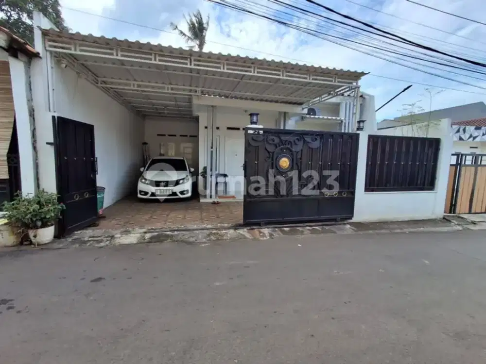 Rumah Di Area Perumahan Town House Lokasi Strategis Di Jatibening Bekasi