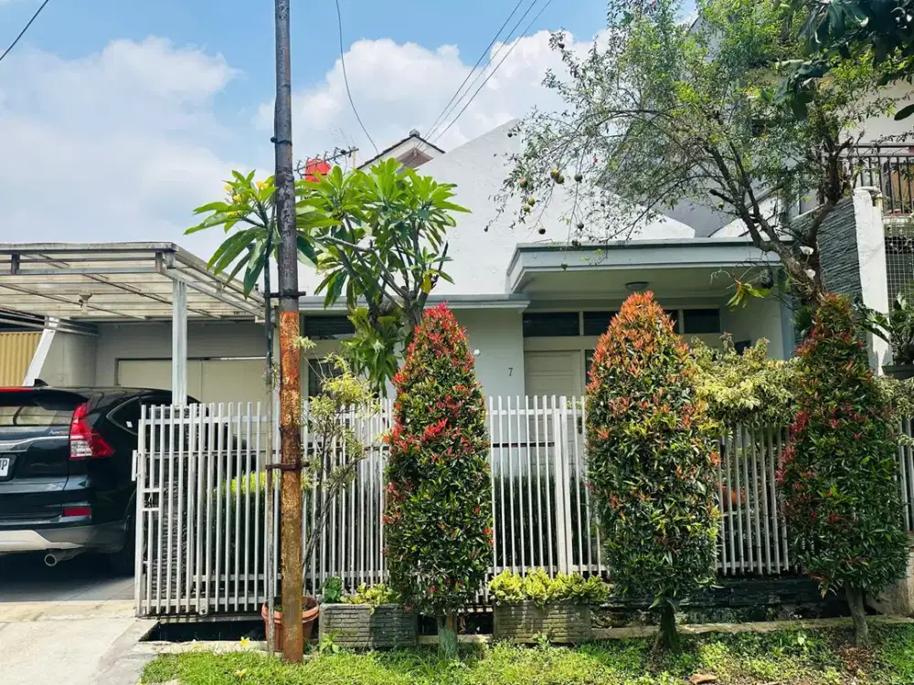 Rumah nyaman asri terawat Golf Arcamanik Endah Bandung Timur