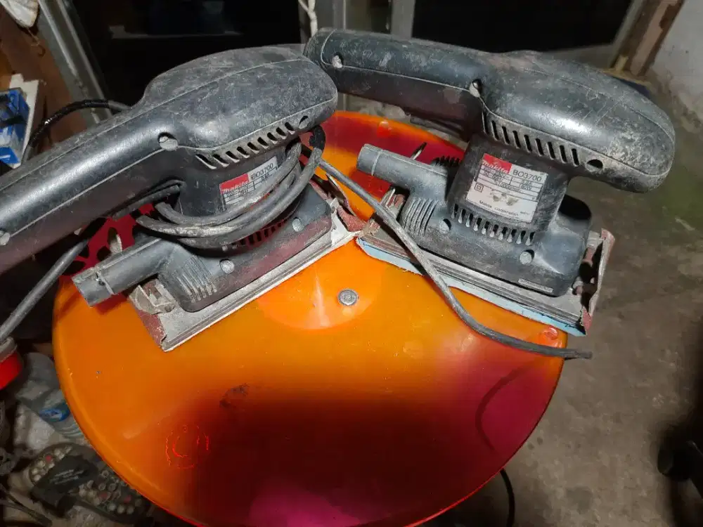 Mesin amplas makita BO3700