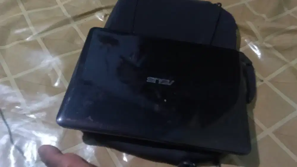 Laptop Asus Model lamaa Jual bu aja 300 Nepis