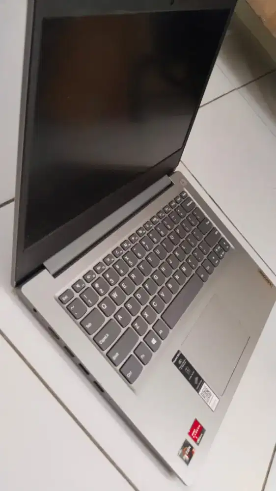 Laptop Lenovo Ideapad Slim 3