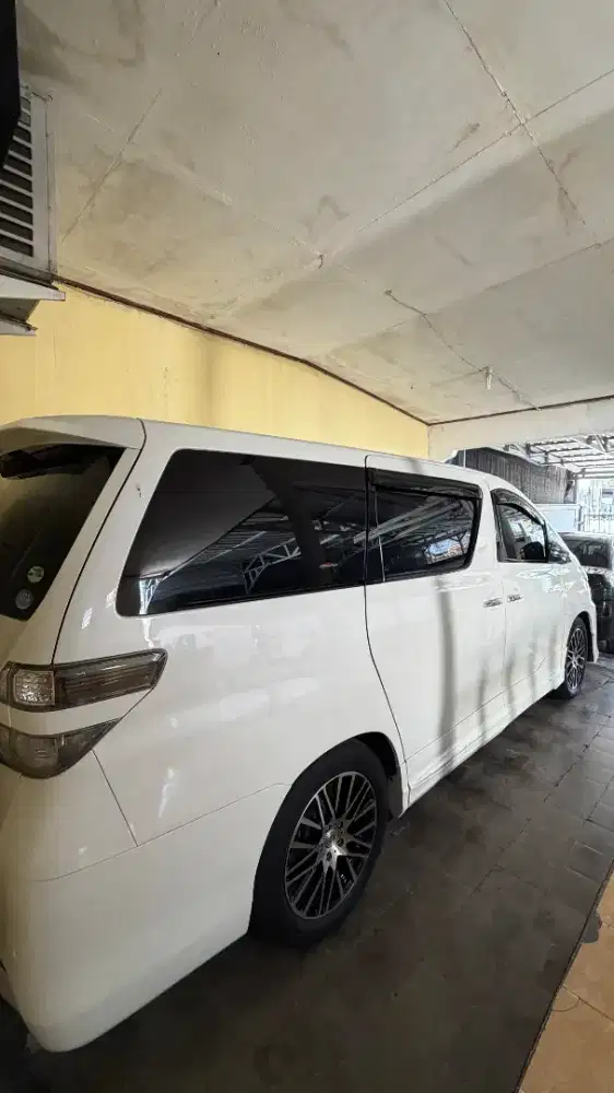 Vellfire 2010 Premium Sound
