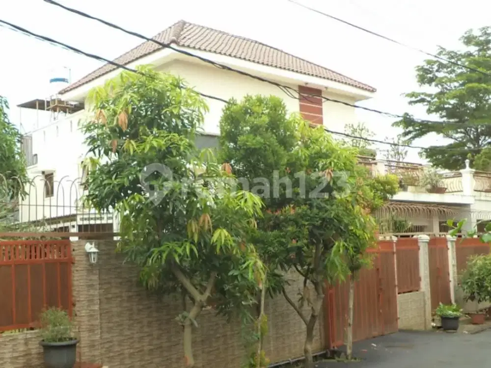 Rumah 2,5 LT, Dibawah Harga Pasar, Hoek, Komplek Perumahan, Depok