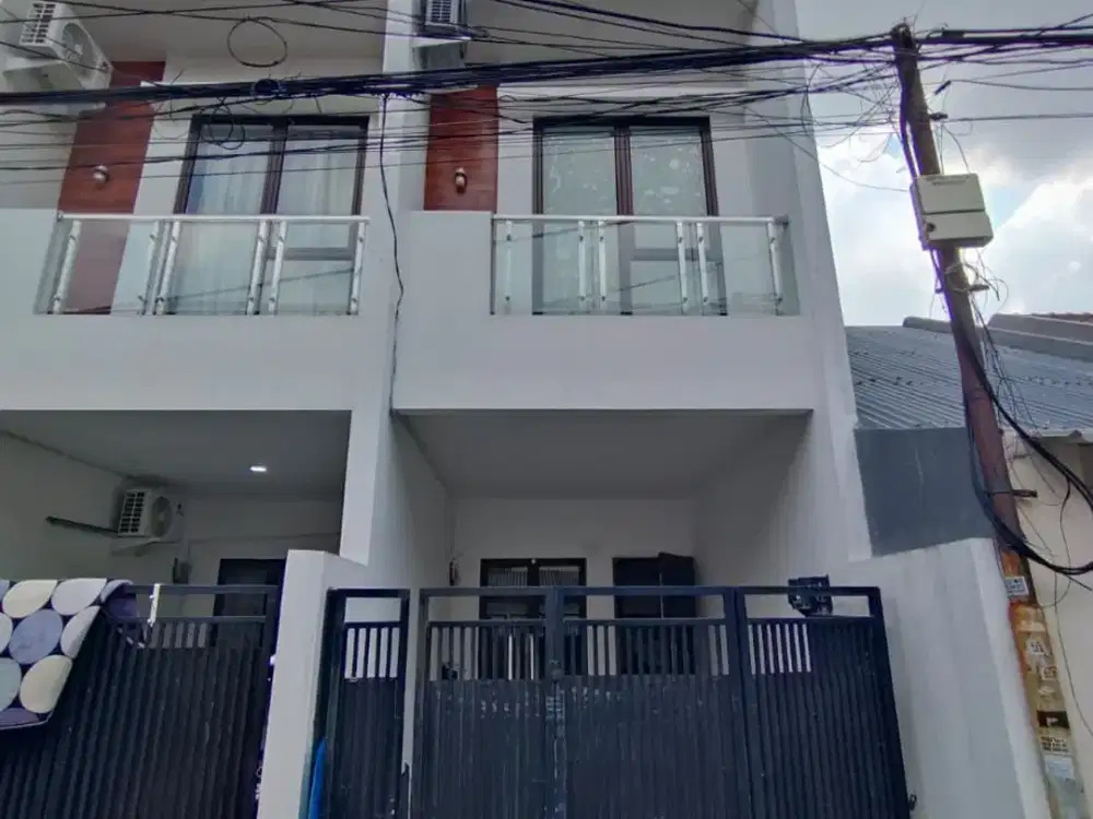 Di Jual Termurah Rumah 3 lantai di Tanjung Duren, Jakarta Barat