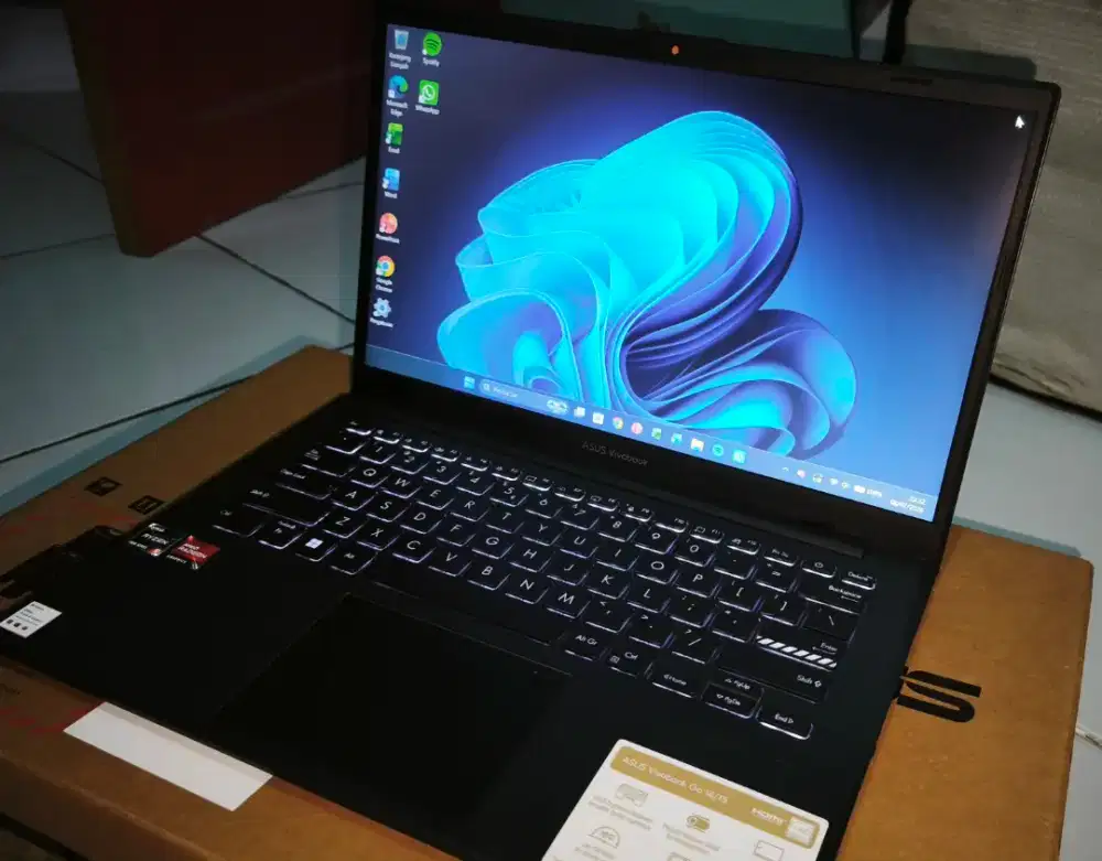Jual Laptop Asus Vivobook Go 14/15 E1404FA Ryzen 3 7320U AMD Radeon