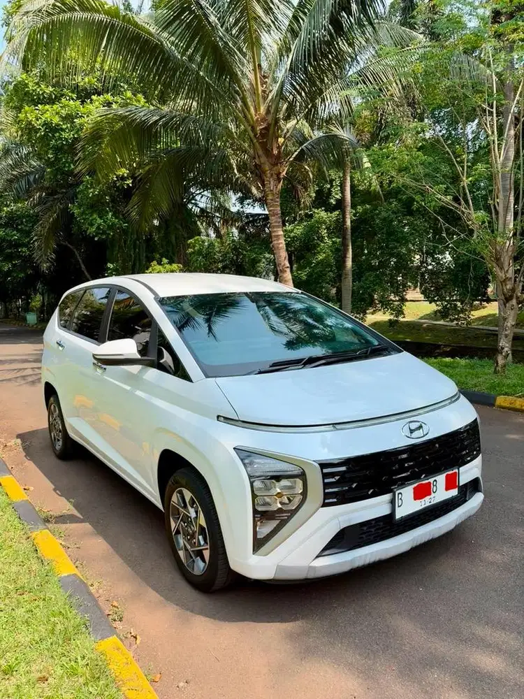 Hyundai Stargazer Prime AT Captain seat 2022 Putih
