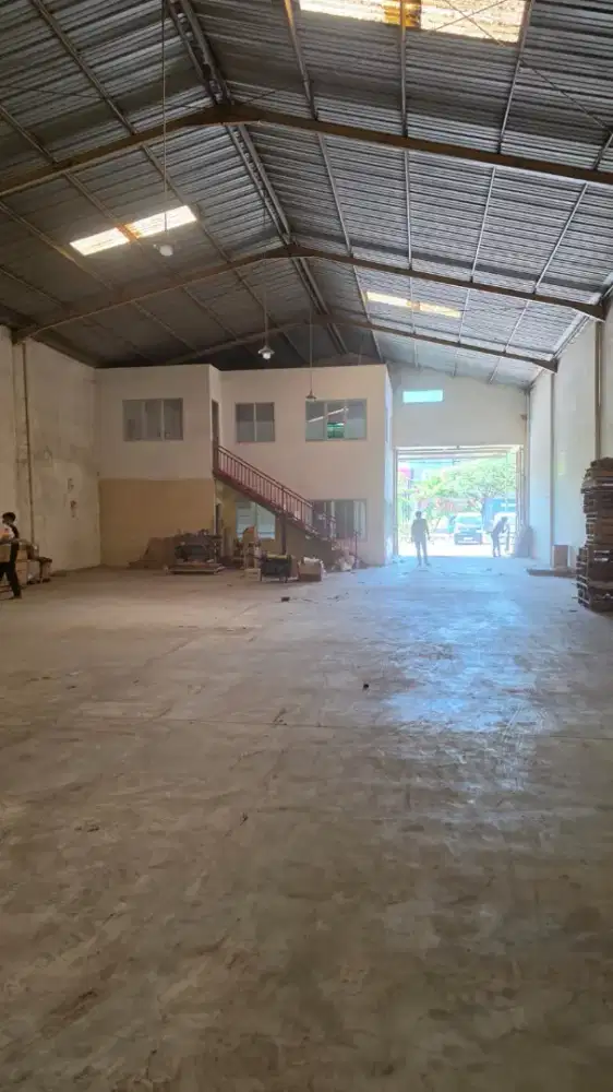 DI SEWAKAN GUDANG DI SEMARANG UTARA