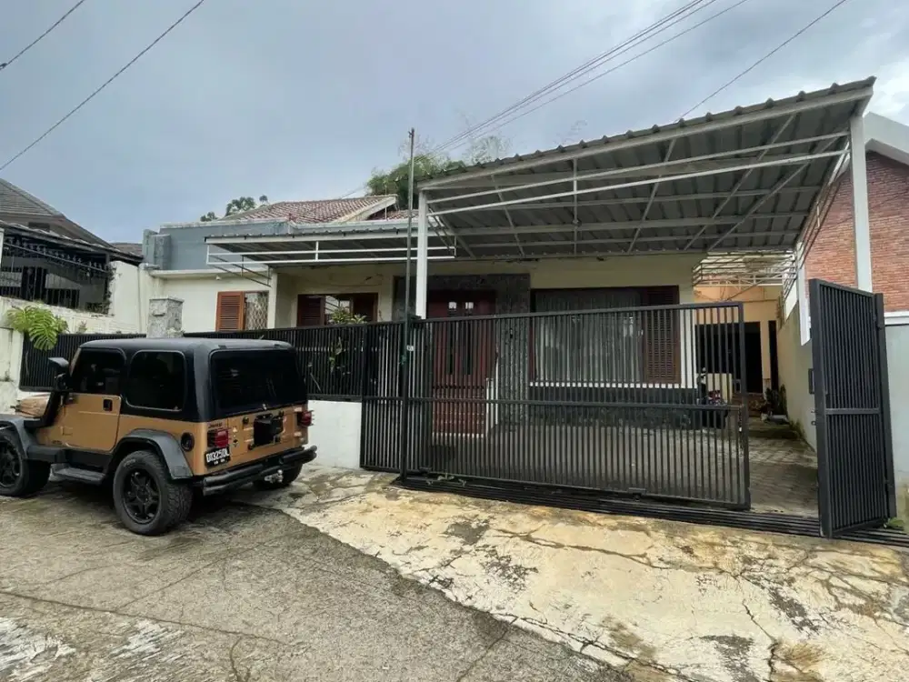 DIJUAL RUMAH DEKAT TOL  PASTEUR KOTA BANDUNG UTARA SIAP HUNI STRATEGIS