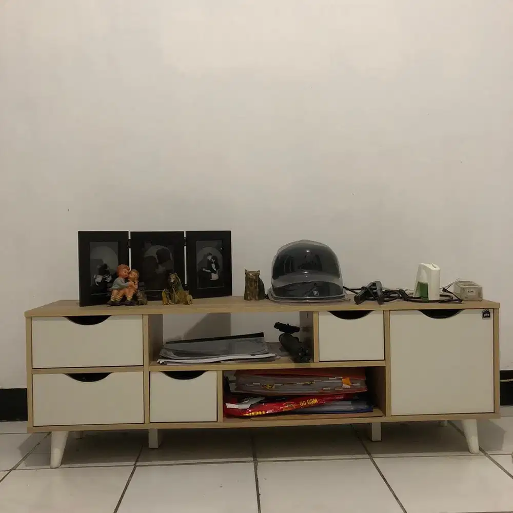 Meja lemari televisi tv