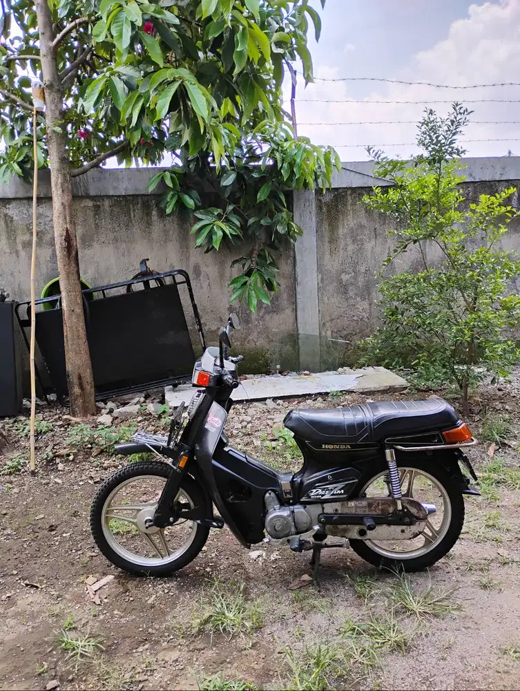 Honda Astrea 800 Tahun 1985