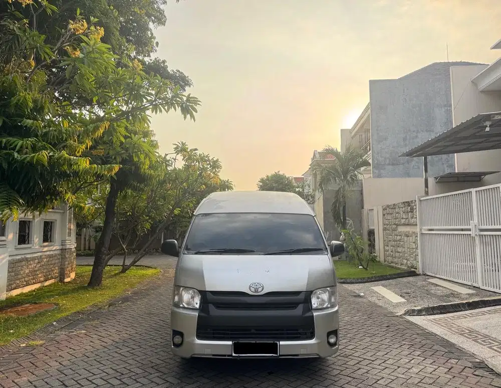 Toyota Hiace Commuter 2.5 Diesel Manual 2016 Silver Plat K