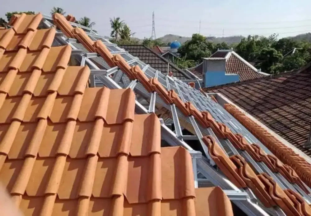 Baja ringan dan genteng tanah kodok