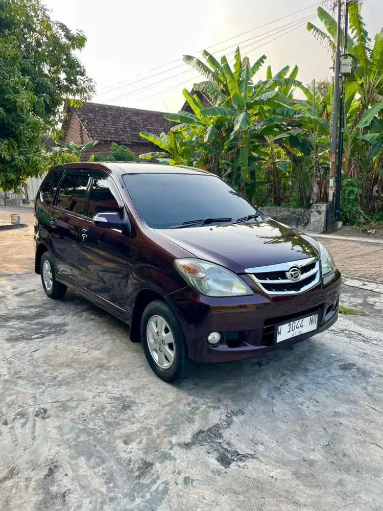 Daihatsu Xenia 2010 Bensin