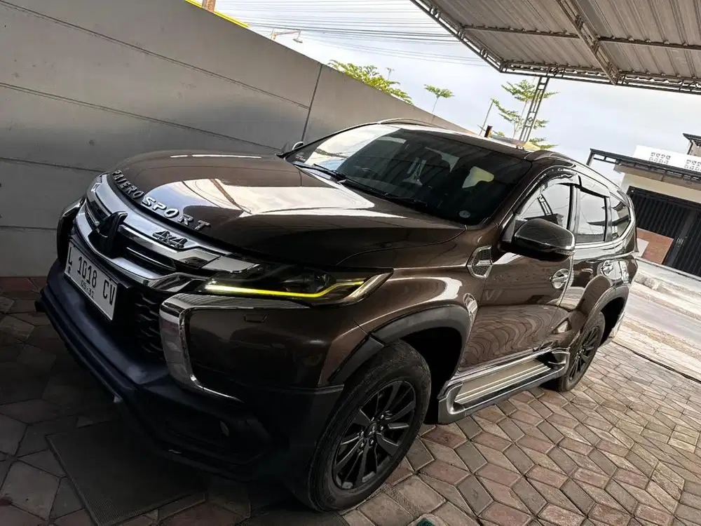 Pajero Dakar 4x4 Diesel solar automatic sunroof metic coklat hitam