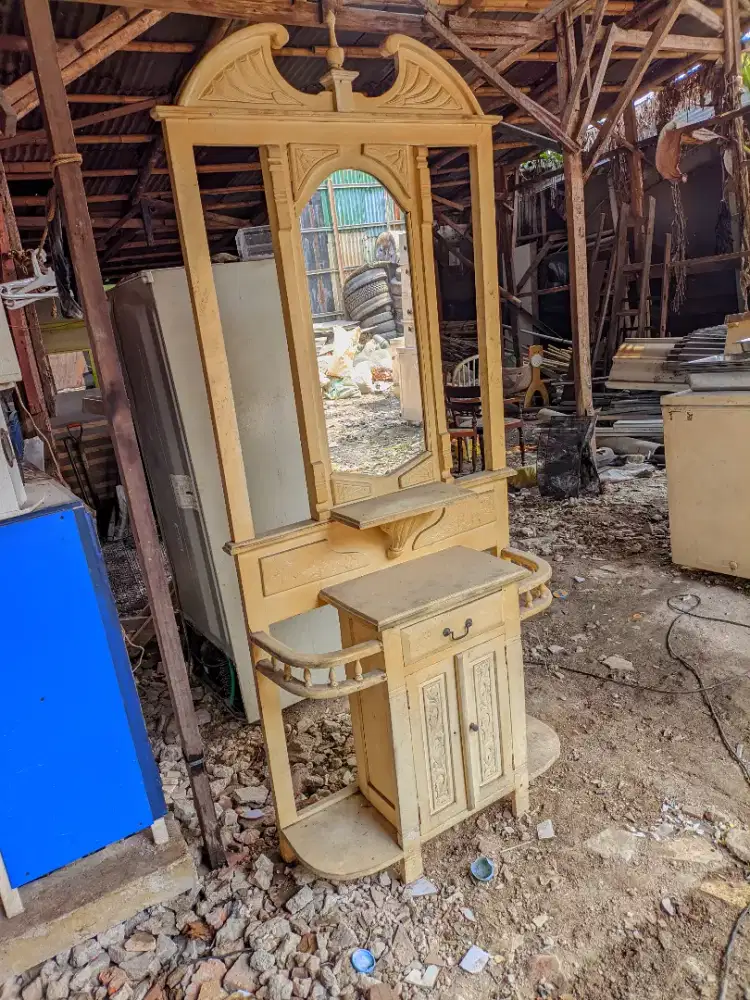 tempat riasan meja riasan