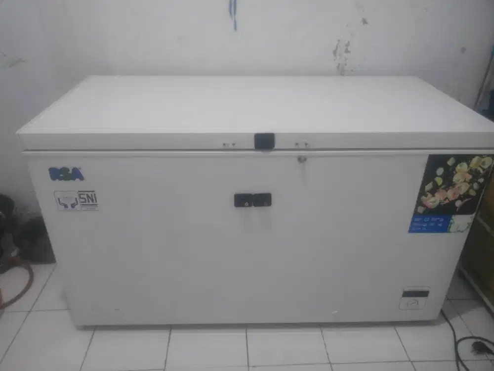 Jual freezer box 420 liter, kondisi bagus dingin merata atas bawah