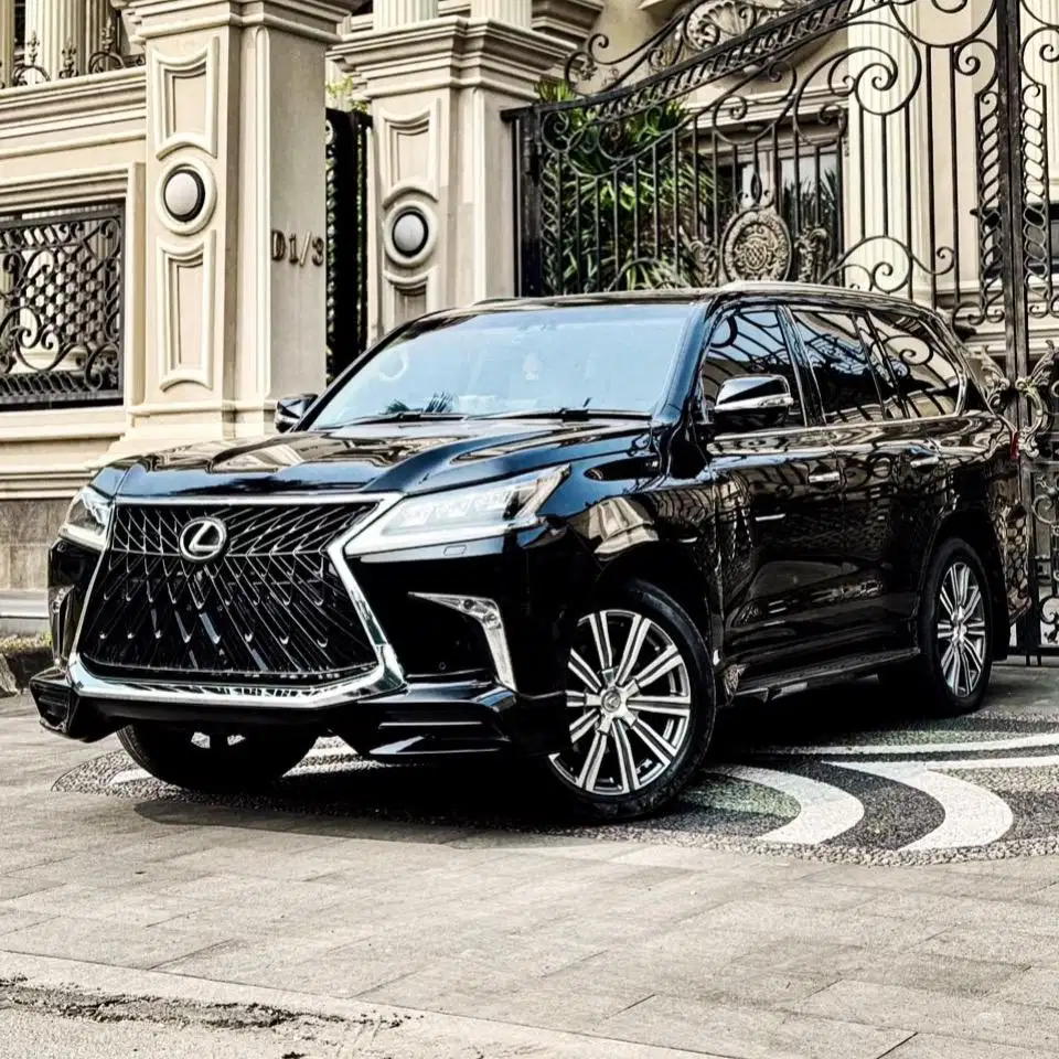 (CASH) Lexus LX570 2017