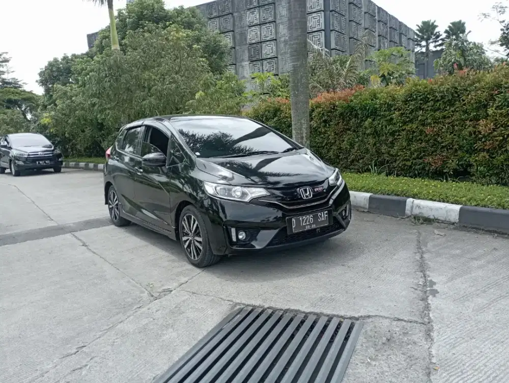 New Jazz RS CVT 2017 Hitam elegant low km
