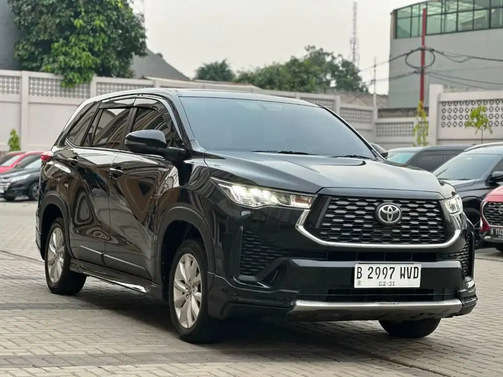 Innova Zenix 2.0 V Hybrid Modelista AT 2023 Low KM Pajak Panjang