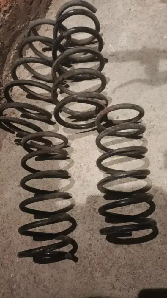 Per mobil toyota calya depan belakang