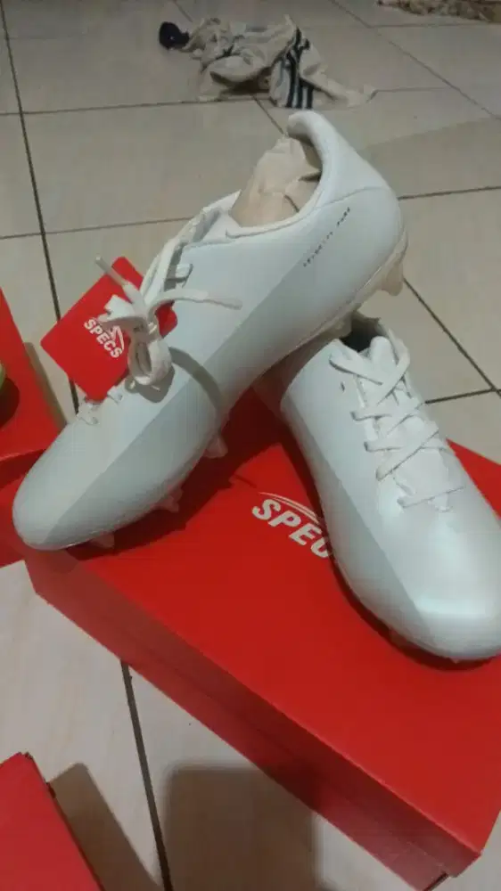 Sepatu space mini soccer dan sepak bola..punya timans