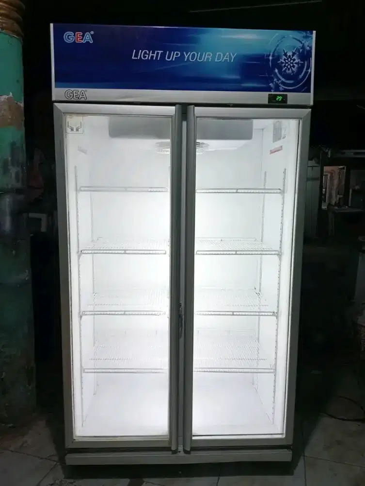 Showcase 3pintu sanden