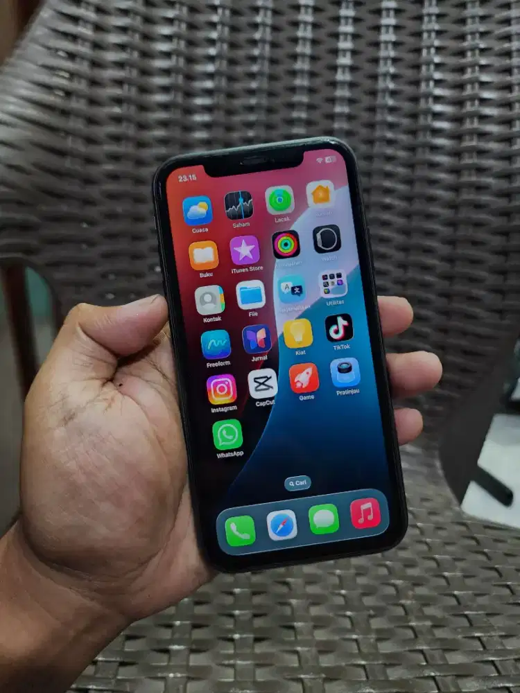 iPhone 11 64 GB Rp.3.450.000 Nego