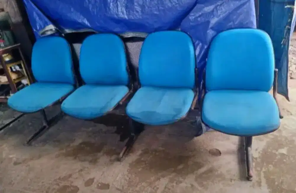 Kursi tunggu pj  biru rangka besi kokoh