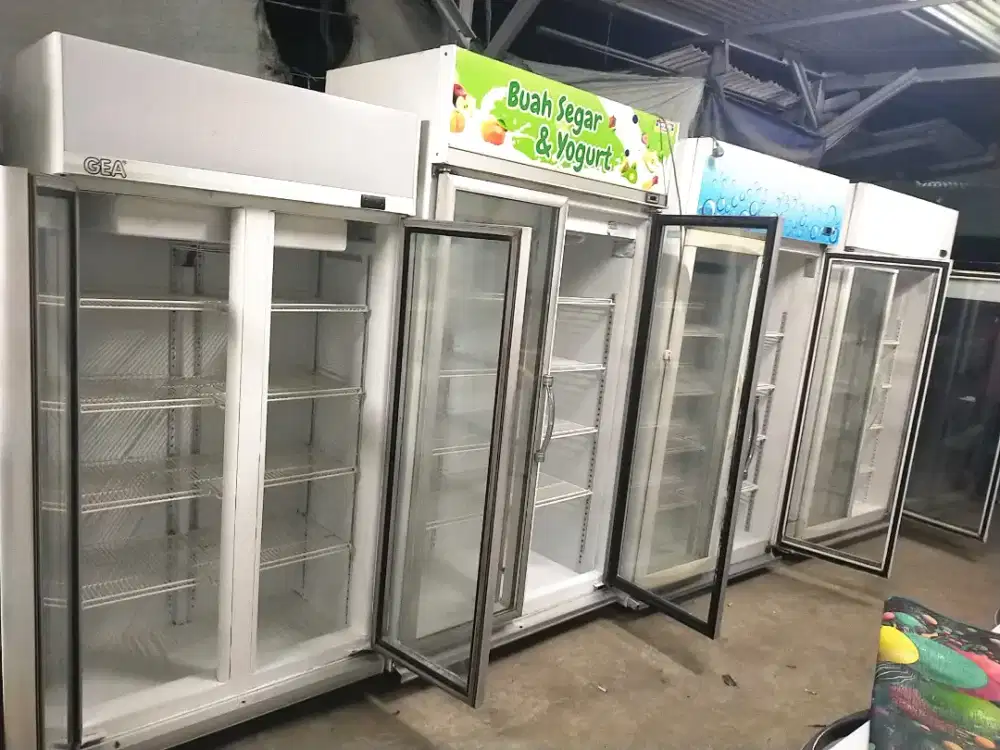 Showcase 2 pintu dan 3 pintu kapasitas dari 600 liter dan 1050 liter
