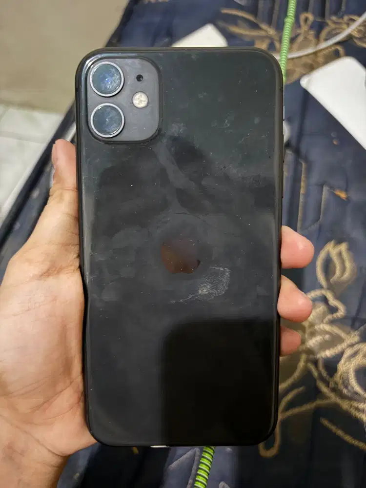 iPhone 11 black 128gb beacukai bh 84% original