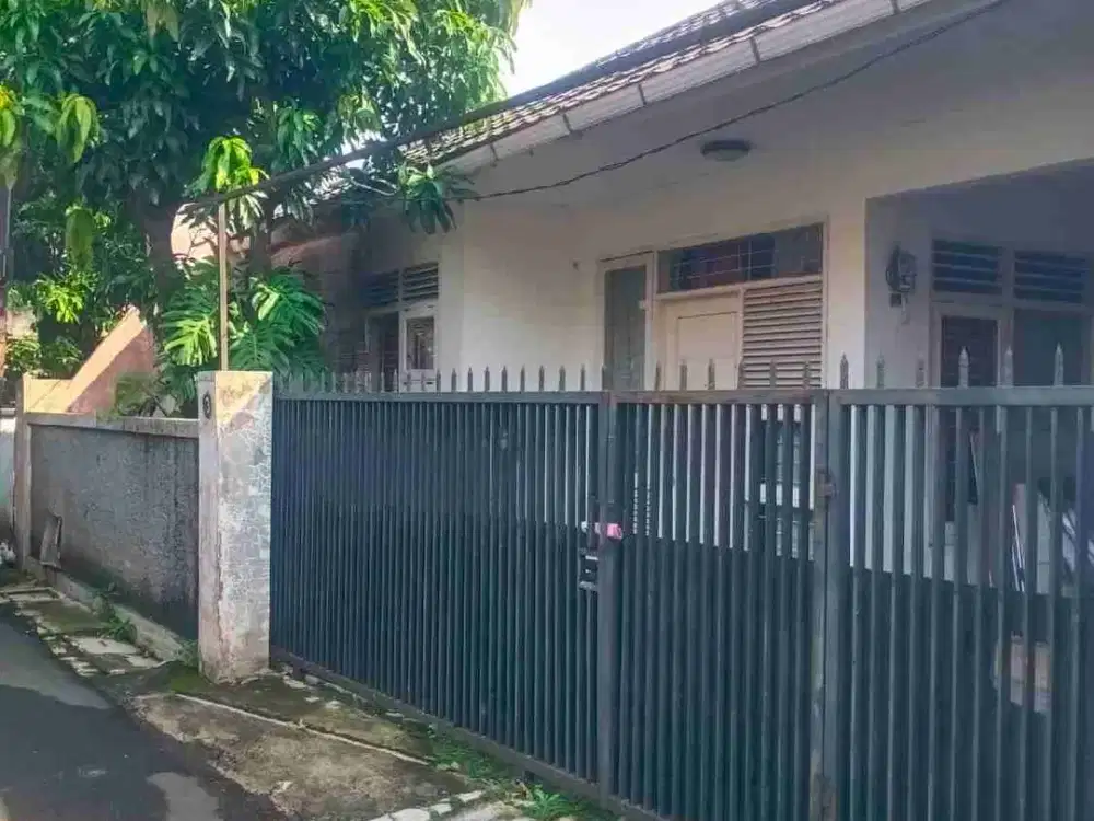 Rumah dijual di Tebet Timur, lokasi strategis, dekat area bisnis, bisa KPR