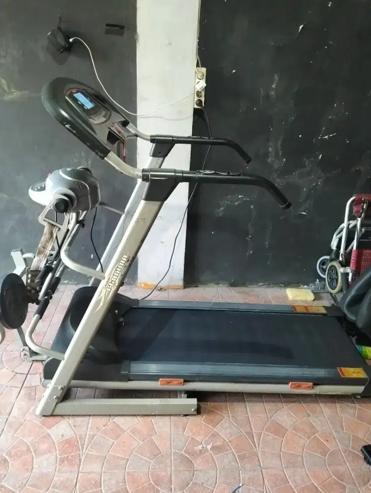 Treadmill elektrik 4 fungsi Alat olahraga fitnes gym