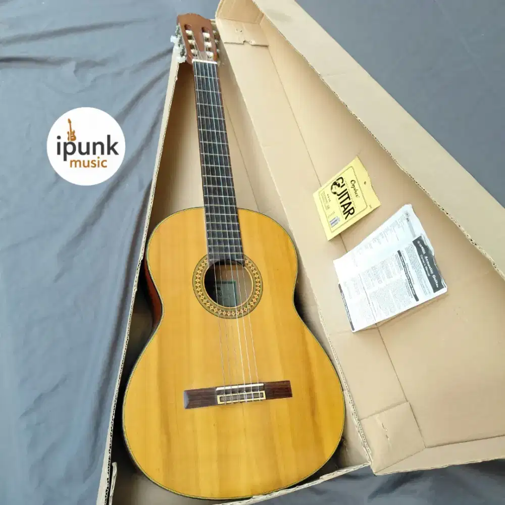 Yamaha C370 Original Gitar Klasik seri diatas C315 + senar baru nylon