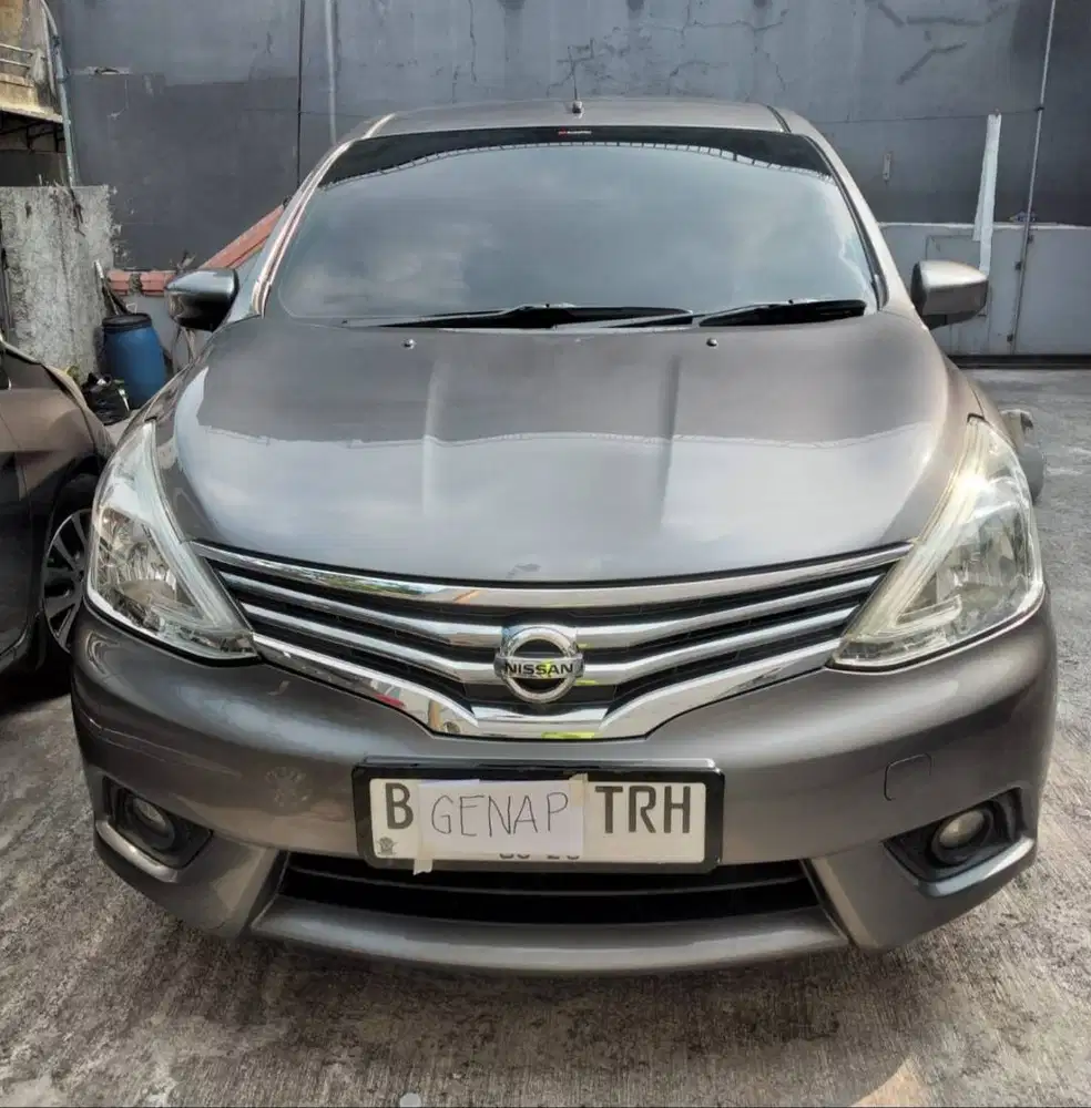 Jual Grand Livina AT 2013 Abu-abu