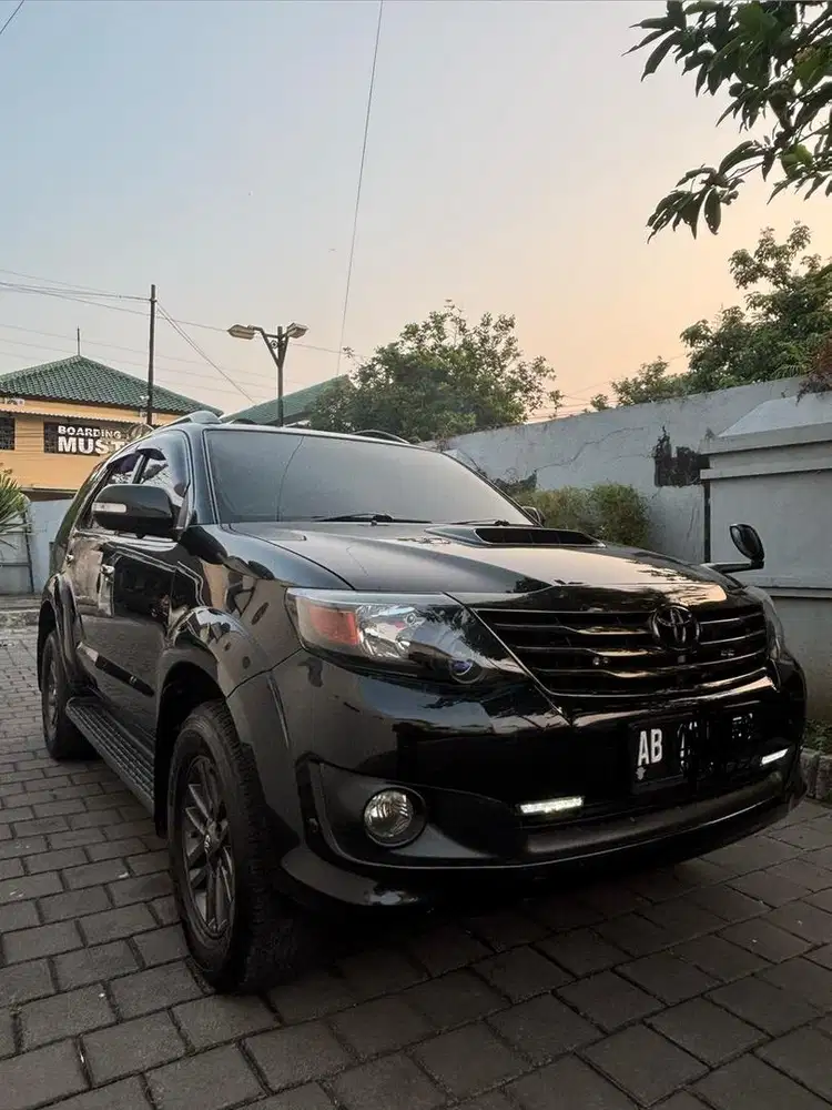 Bismillah Dijual  Fortuner VNT G Diesel AT 2014 Hitam |
