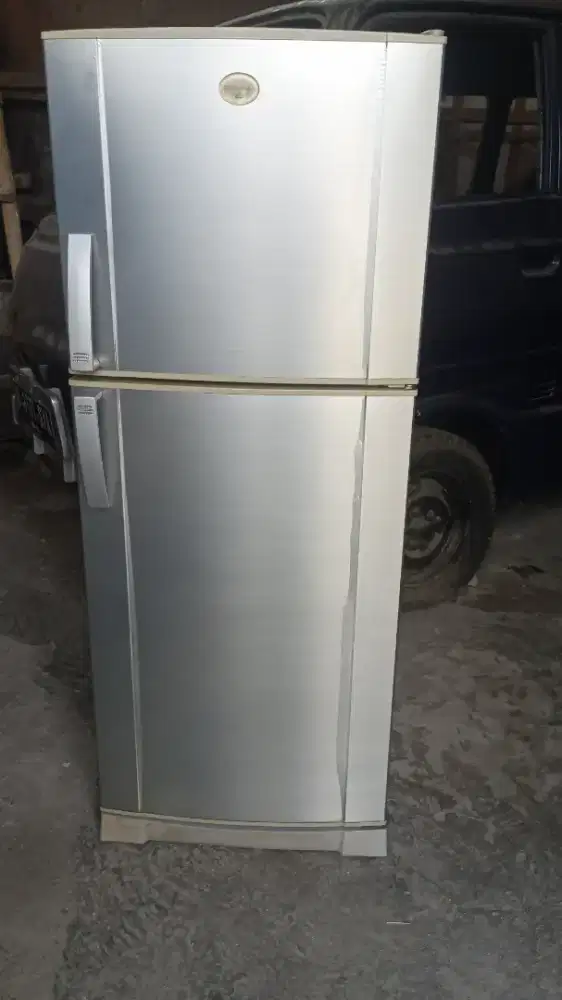 Kulkas merek electrolux masih normal masih ori