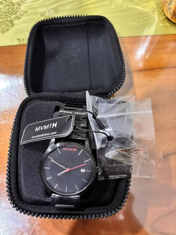 Preloved jam tangan MVMT